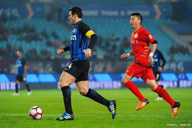 布朗尼夏联首秀9中2得到4分 湖人17号秀12中3